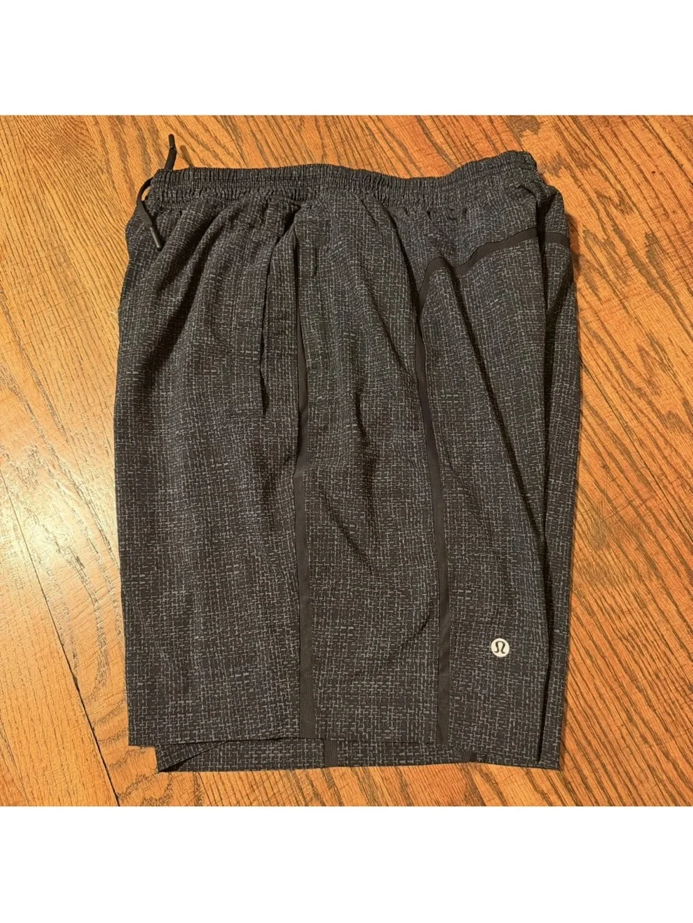 Lululemon Pace Breaker 9” Inseam Mens Shorts Training Navy Sz M, lined